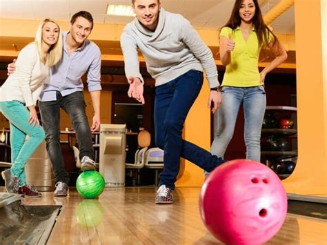 What To Wear Bowling Bowling Dress Code Bowling Alley Outfit