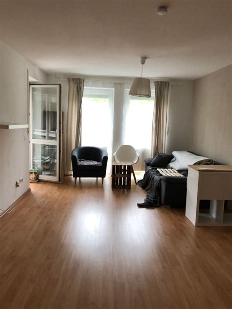 Geräumiges Zimmer nahe Uni sucht nette n Mitbewohner in WG Zimmer in