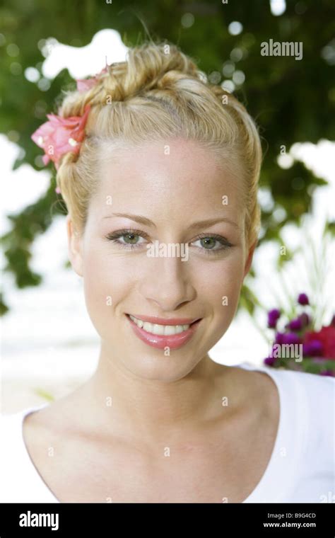 Smiling Woman Young Blond Portrait Beach Radiation Outside Beauty Blond