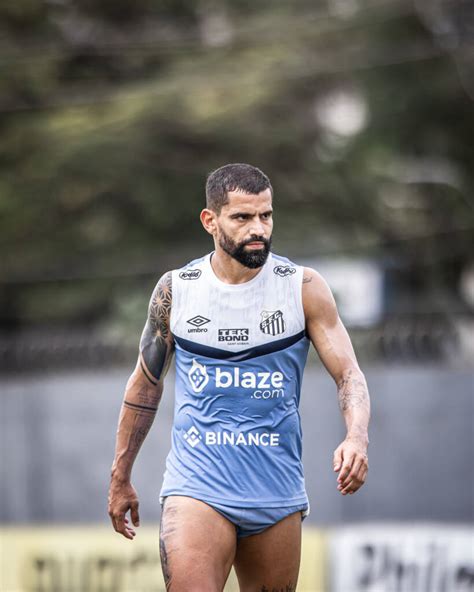 Escala O Do Santos Marcelo Fernandes Comanda Treino T Tico No Ct Rei