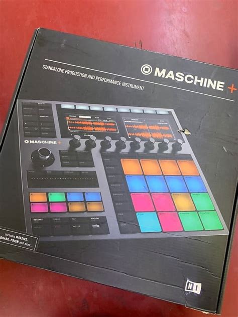 NATIVE INSTRUMENTS MASCHINE PLUS DRUM MACHINE | Reverb