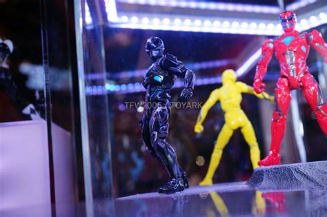 NYCC 2016 - Legacy Power Rangers Movie Figures - Tokunation