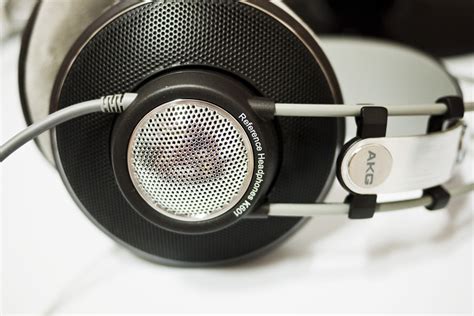 AKG K601. 내 귀 요즘 완전 호강한다.