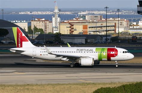 CS TVD TAP Air Portugal Airbus A320 251N LIS John Boulin Flickr