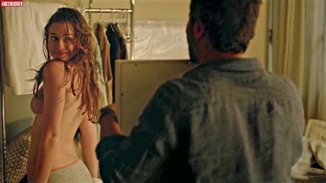 Naked Marina Ruy Barbosa in Todas as Canções de Amor