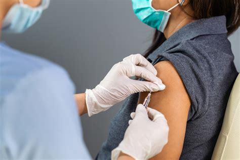 Les Effets Secondaires Des Vaccins Pfizer Et Moderna Signalent Que