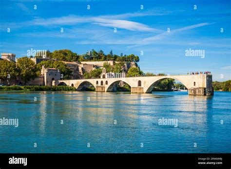 Pont Saint Bénézet bridge le Palais des Papes ou le Palais des Papes