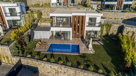 Bodrum Yalıkavak ta Marinaya Yakın Özel Havuzlu Manzaralı Villa