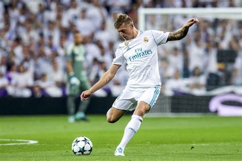 Toni Kroos Es Elegido Como El Mejor Futbolista Del A O En Alemani