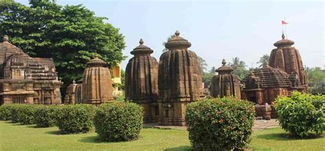 visit mukteshwar   astonishing  picturesque experience
