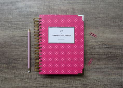 Simplified Planner Review - Femme Society