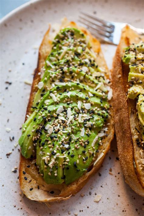 Everything Seasoning Avocado Toast Easy Breakfast ~ Crunch Time Kitchen