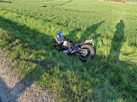 Tragiczny wypadek motocyklisty 36 latek zginął na miejscu wpoznaniu pl