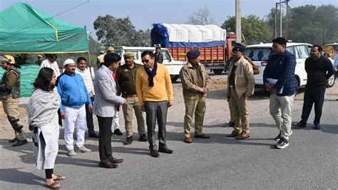 chitrakoot news commissioner meeting newstrack  news nayaza