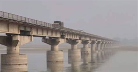 mahana ka le btha hana ja raha ha yapa ka sabsa parana pal  jal ka