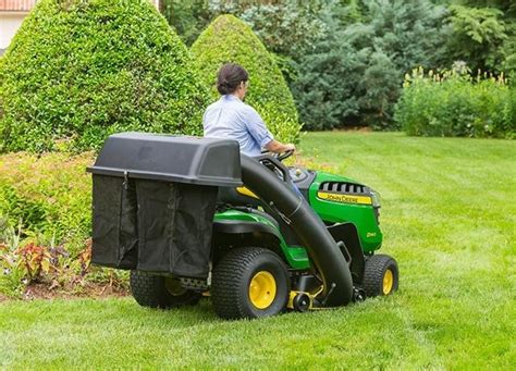 Lawn Sweeper vs Bagger: What Are the 3 Things To Consider?