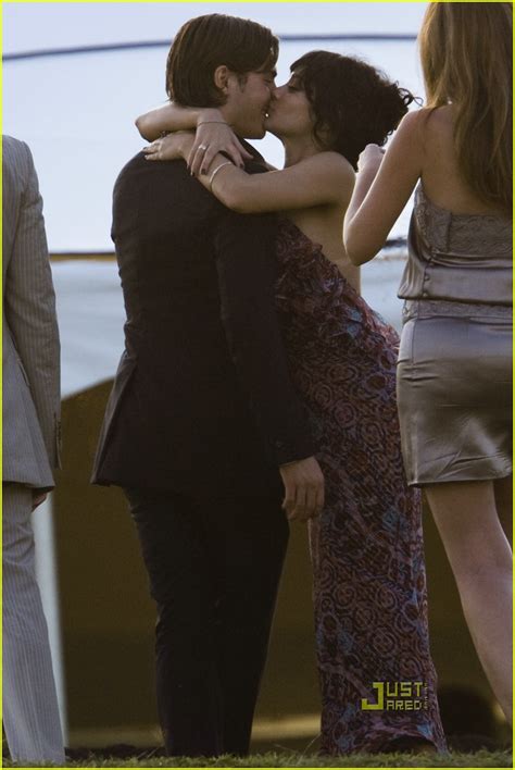 Zac & Vanessa's Hawaii Wedding: Photo 1507731 | Shirtless, Vanessa ...