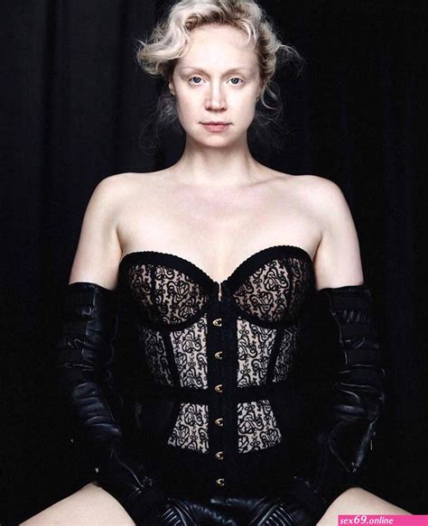 Gwendoline Christie Nude Sexy Photos