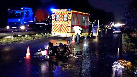 Schwerer Unfall Auf A Bei Arsten Motorrad St T Mit Pkw Zusammen