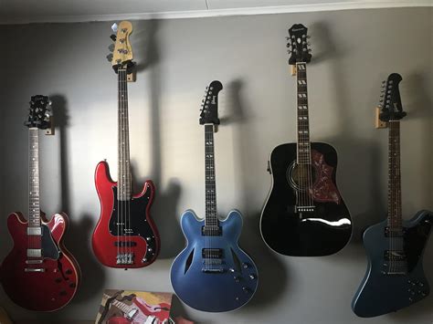 My Foo Fighters Guitar collection 😁 : r/Foofighters