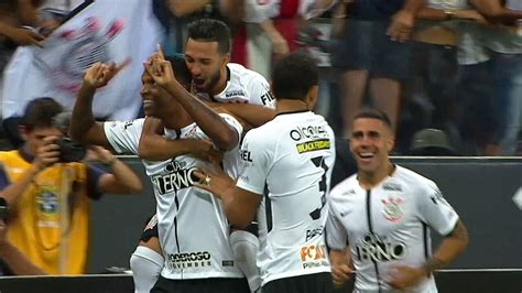 J Chega A Gols E Vira Artilheiro Do S Culo No Corinthians Veja