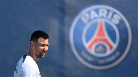 Paris Saint Germain Lionel Messi verlässt PSG letztes Spiel am