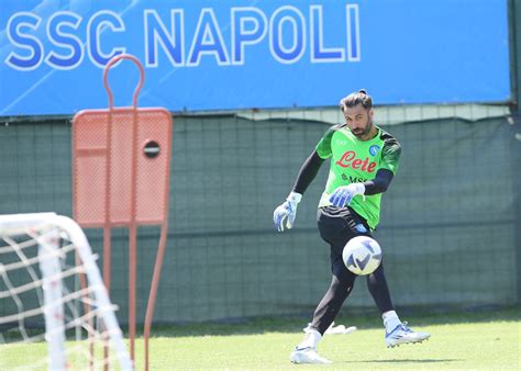 Ssc Napoli Il Report Dell Allenamento Risentimento Muscolare Per