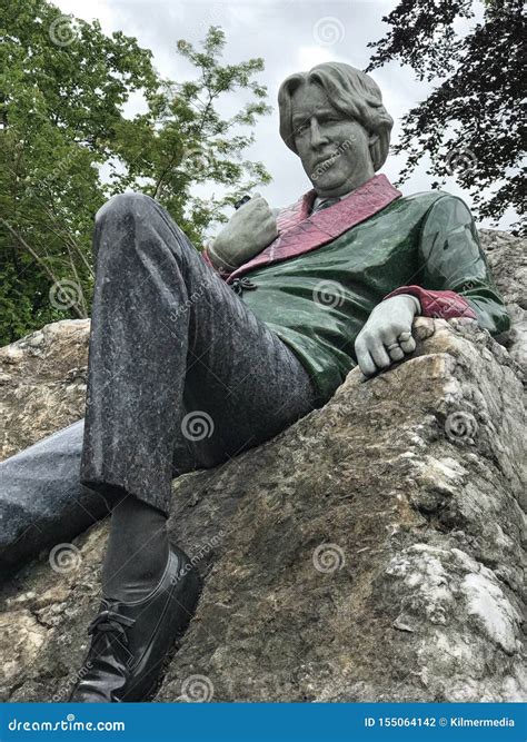 Oscar Wilde Memorial Sculpture Statue In Dublin Ireland Editorial