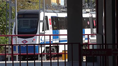 Metro De Madrid En Aluche Youtube