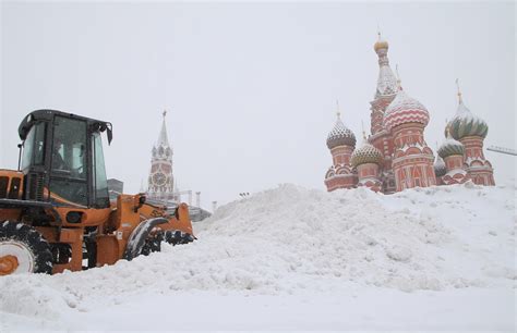 Russie Moscou tourne au ralenti après une tempête de neige record