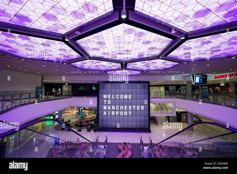 The newly refurbished Terminal 2 at Manchester Airport Stock Photo - Alamy