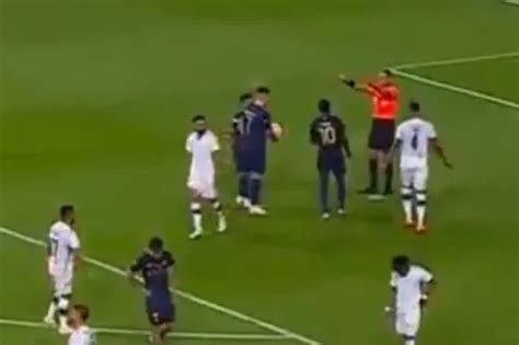 Cristiano Ronaldo S Classy Gesture To Struggling Teammate Horribly