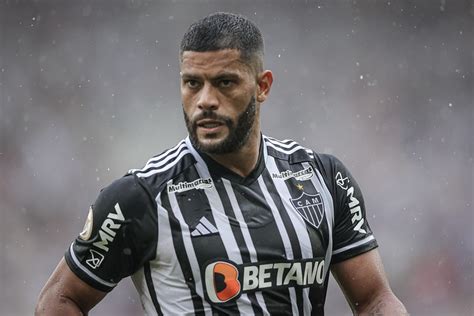 Dividiu vestiário Hulk mas preferiu ser o herói do Vasco na Série A