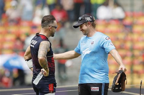 Faf Du Plessis And Shane Watson Enjoy A Chat Espncricinfo