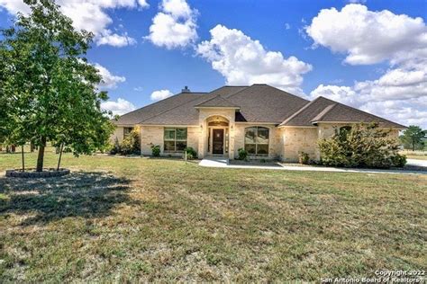 La Vernia, TX Real Estate - La Vernia Homes for Sale | realtor.com®