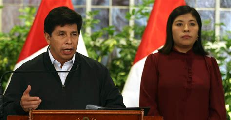 Pedro Castillo se solidariza con Betssy Chávez y ministros que también