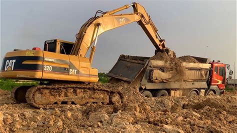 Constraints Spreading Dirt Stuck Overload Dump Truck Excavator Digging