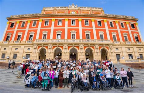 La Isla Se Suma Al Día Mundial Del Autismo Con La Lectura De Un Manifiesto Test Andalucía