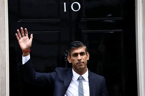 Pound Climbs Against Dollar As Rishi Sunak Becomes Prime Minister And