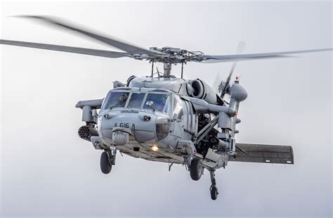 Des Mh 60s Knighthawk En Version Gunship —