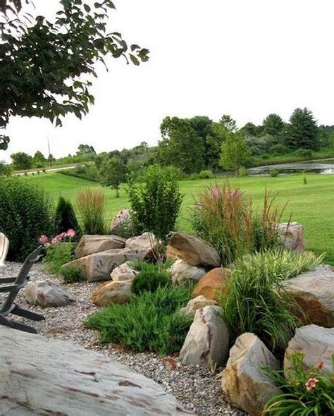 25 Beautiful Front Yard Rock Garden Landscaping Design Ideas - GODIYGO.COM