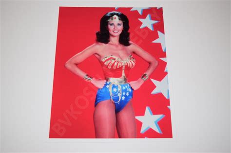 Lynda Carter Wonder Woman Pinup 8x10 Glossy Photo Busty Sexy Cleavage