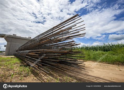 Bridge pier is under construction — Stock Photo © zhengzaishuru #320429604