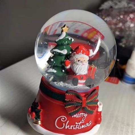 OEM Factory Customized Water Globe Polyresin Water Globe Souvenir