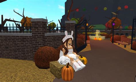 Bloxburg Halloween photo! by ramennoodlelover600 on DeviantArt