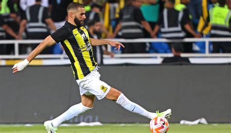 Al Riyadh Vs Al Ittihad Momen Karim Benzema Cetak Gol Perdana Di Liga