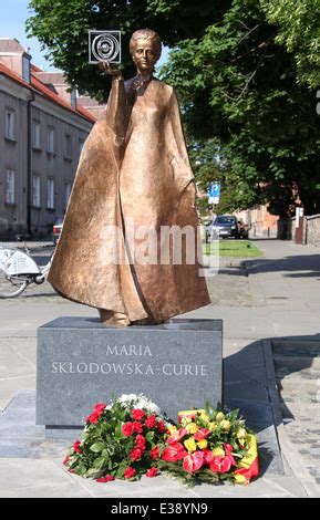 Monumento De Maria Sklodowska Curie Marie Sklodowska Curie Polaco