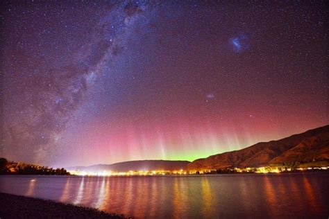 Shooting Stars And Aurora Australis In Wanaka New Zealand Northern