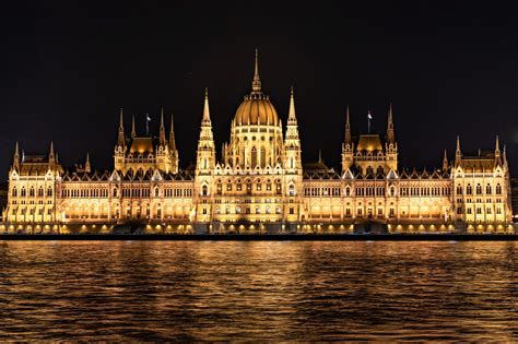 Budapeste Voos Do Porto Noites Em Hotel De C Localiza O