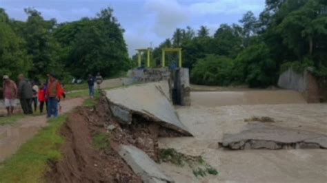 Pintu Air Bendungan Oesao Kupang Jebol Ribuan Hektare Sawah Terancam